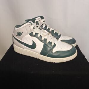AIR JORDAN 1 MID SE (GS) White Oxidized Green Sail Size 6Y Excellent Condition
